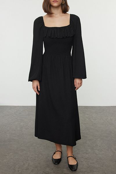 Trendyol Collection Drapowana sukienka z długim rękawem, szczegółowa czarna dzianina - kopertowa tekstura TWOAW25EL00117