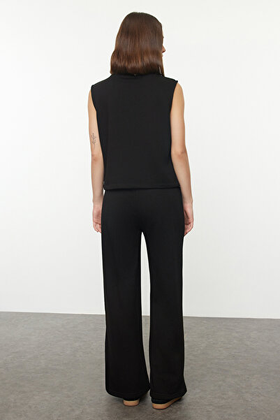 Trendyol Collection Vastag kötött blúz és nadrág szett - fekete kötöttáru gallér részlet TWOAW25AU00074