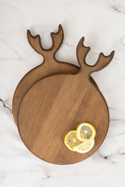 DNS HOME 2-Piece Wooden Deer Cutting Board - Round Presentation Serving Board