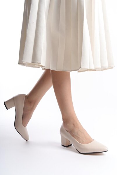 Preshley Dámské klasické boty Camila z krémové kůže s tloušťkou 6 cm na podpatku s lehkou špičatou špičkou