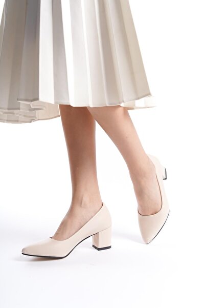 Preshley Dámské klasické boty Camila z krémové kůže s tloušťkou 6 cm na podpatku s lehkou špičatou špičkou