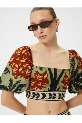 Crop top tropical 2025