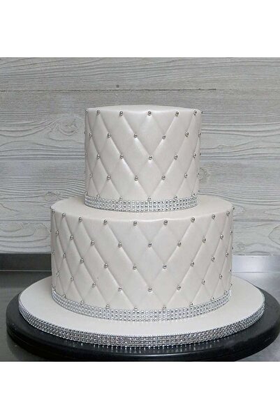 by şeyda palancı gümüş detaylı sade beyaz maket nişan pastası