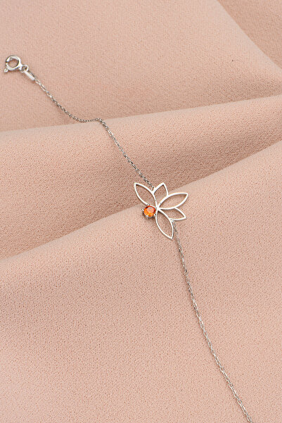Bilsen Store 925 Ayar Gümüş Zincirli Garnet Taşlı Lotus Çiçeği Bileklik
