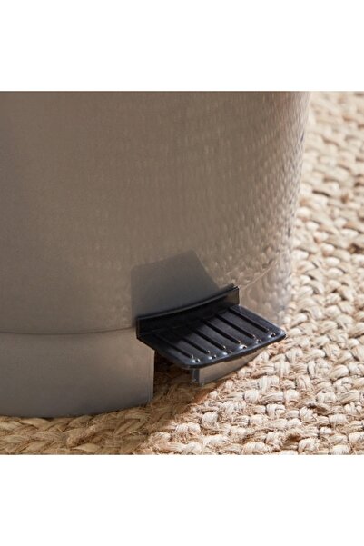 Home Box Step-In Pedal Bin - 11.7 L