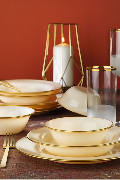 Fecra 18 Piece Salmon Cream Gold Mesh Dinnerware Set