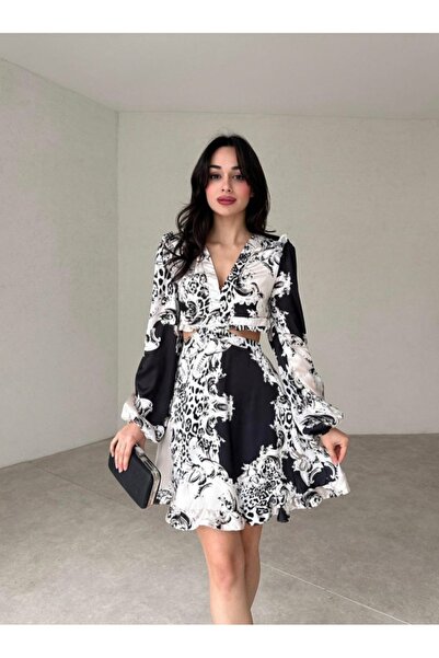 Afiş Butik Beyaz Saten Vatkalı Sırt Bağcıklı Dekolteli Elbise