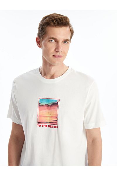 LC Waikiki Bedrucktes Herren-T-Shirt aus gekämmter Baumwolle – Rundhalsausschnitt, kurze Ärmel