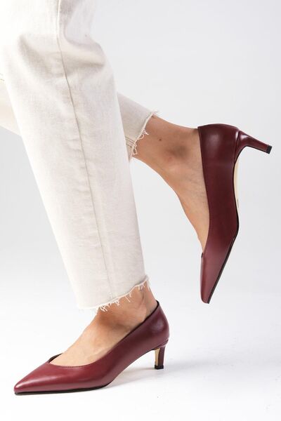 Mio Gusto Livia Burgundy Pointed Toe Women's Heeled Shoes