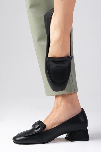 Mio Gusto Verona Black Short Heeled Blunt Toe Women's Shoes