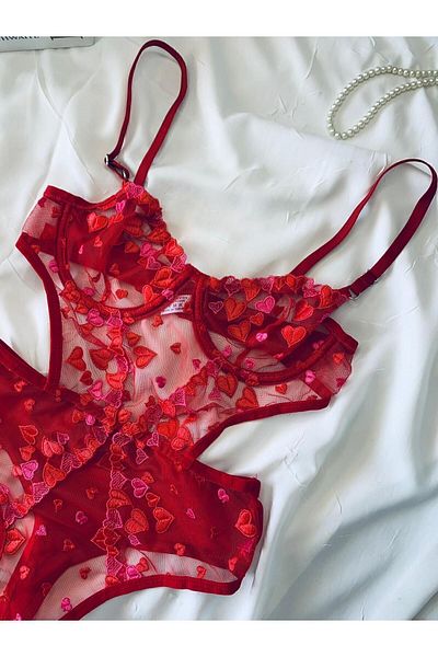 ROZENİN LINGERIE Ειδική Πρωτοχρονιάτικη Κόκκινη Καρδιά Κέντημα Underwire Capless Bodysuit