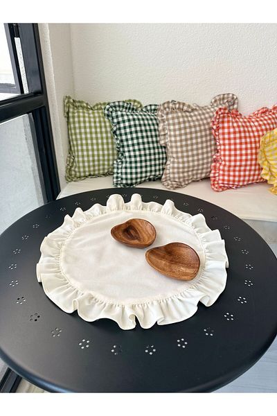 Decamor home Ecru Linen Textured Round Frilly Blanket
