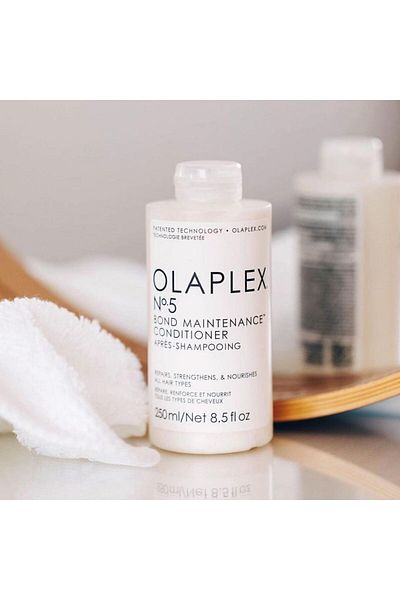 Olaplex No.5 Bond Maintenance Repairing Moisturizing and Strengthening Conditioner 250 Ml
