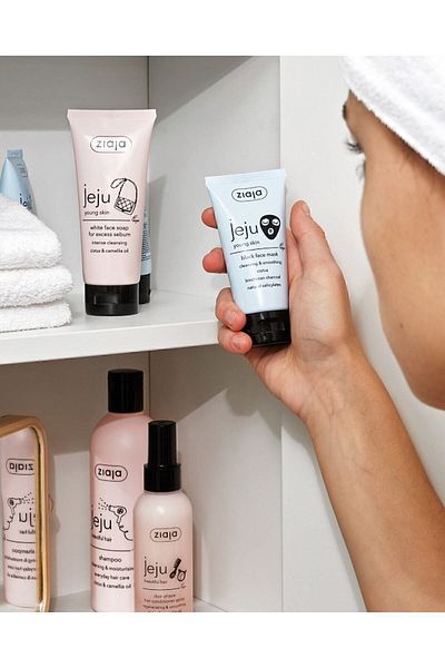 Ziaja رغوة الوجه البيضاء من جيجو - مرطب للبشرة الصغيرة، عامل حماية من الشمس SPF 10 50 مل