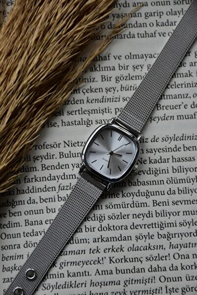 LOOKUP NEW ساعة يد دينيس للجنسين - فضية الحد الأدنى للموسم الجديد