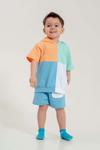 Moi Noi Renkli Kapüşonlu Tişört Şort Takım