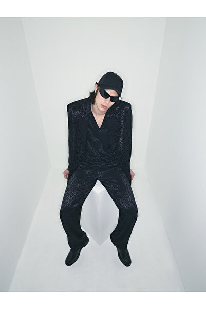 More Than Friends Less Than Lovers 117 Geniş More Yazılı Jakarlı Ceket