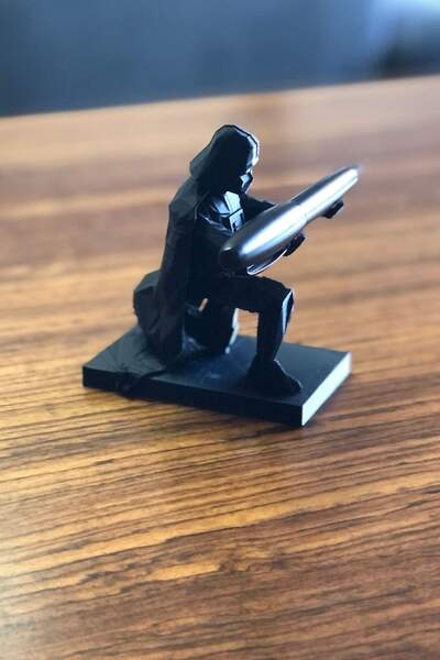 NBShop حامل قلم مكتبي من دارث فيدر