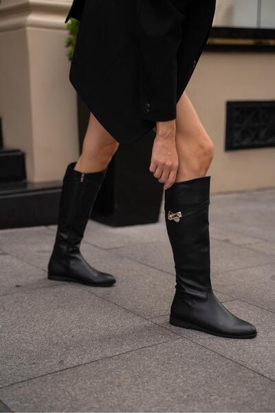 Madamra Fekete női öves hosszú bőrcsizma