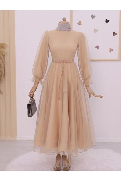 Modamorfo Beigefarbenes, bauschiges Tüll-Abendkleid mit Ärmeln und Rock-Detail