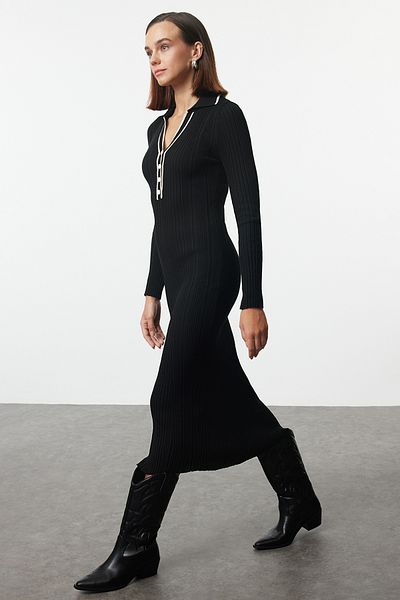 Trendyol Collection Prémiové midi úpletové šaty - Stone Color Block, speciální příze Twoaw25El00307
