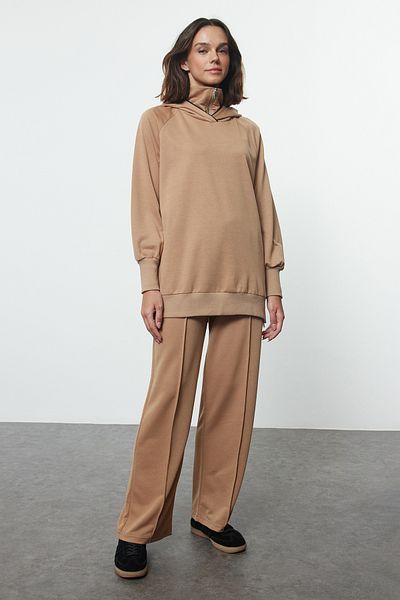 Trendyol Modest Beigefarbenes Trainingsanzug-Set mit Kapuze – Reißverschlussdetail TCTAW25EN00001
