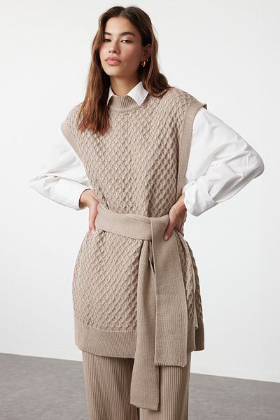 Trendyol Modest Nerzfarbener, mit Gürtel versehener Pullover-Hosen-Strickpullover aus Reis, Ober- und Unterteil-Set TCTAW24US00045