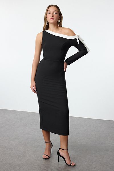 Trendyol Collection Fekete-fehér masni részletesen szőtt esküvői/esküvői elegáns midi estélyi ruha TPRAW25EL00070