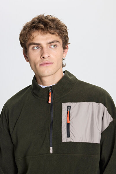 AC&Co / Altınyıldız Classics Khakifarbenes, übergroßes, locker geschnittenes, kältebeständiges Fleece-Sweatshirt mit Stehkragen und Taschendetail für Herren