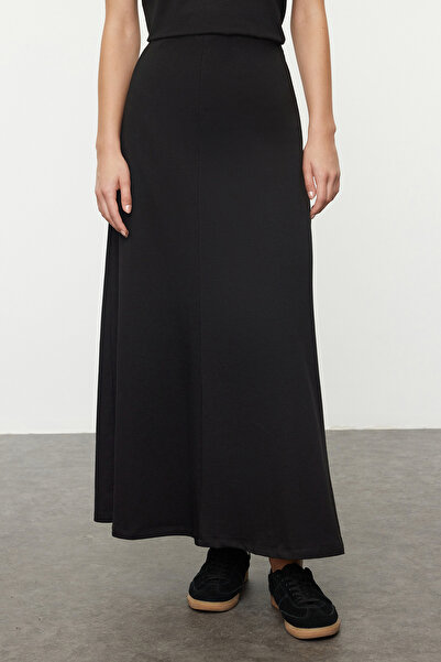 Trendyol Collection Μαύρο σετ μάξι μπλούζας και φούστας με V λαιμόκοψη - Κανονική μέση TWOAW25AU00078