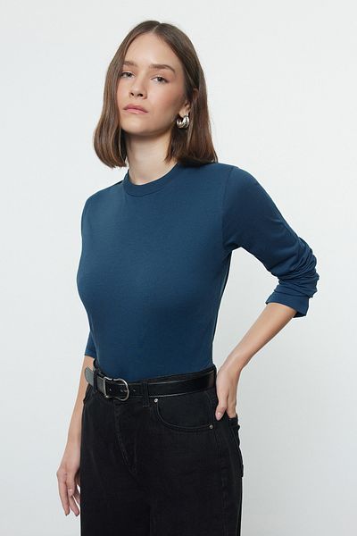 Trendyol Collection Tričko s dlouhým rukávem ze 100% bavlny s výstřihem – Regular Fit Twoaw21ts0098