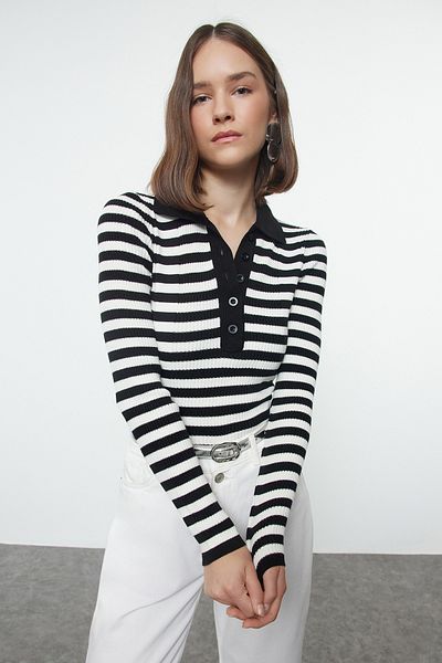 Trendyol Collection Pulover negru cu dungi cu gât polo - TWOAW25KZ00349