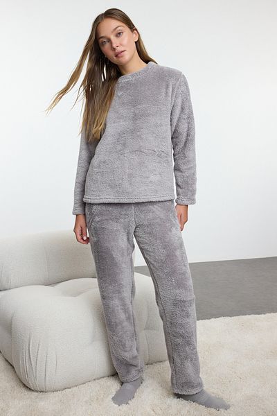 Trendyol Collection Szürke hátsó hímzés részletes Wellsoft téli kötött pizsama szett THMAW25PT00129