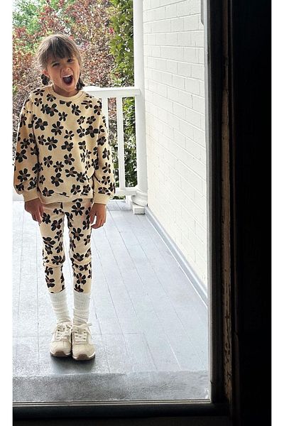 Ladin Store New Season Girls - Βαμβακερό φούτερ με στάμπα λουλουδιών και κολάν με ραβδώσεις