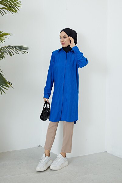 Naknaku تونيك طويل مع فتحة مخفية