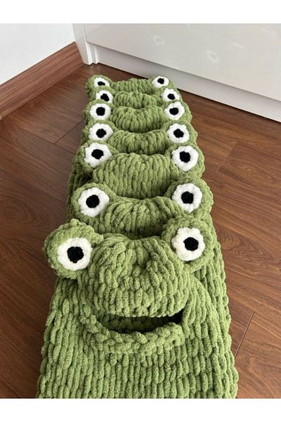 Yosun İşletme Children's Green Puffy Beanie Hat with Frog Ears Ski Snowboard Snow Mask Balaklava