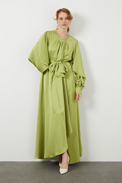 GİZİA Ön Yaka Pili Detaylı Koldan Yırtmaçlı Yeşil Uzun Elbise
