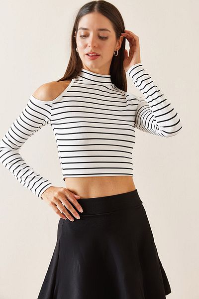 XHAN Crew Neck and Shoulder Low-Cut Detailed Striped White Blouse - 5Yxk2-48931-01