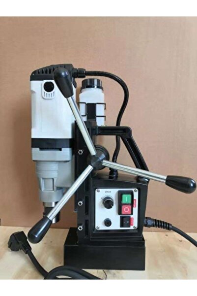 Genel Markalar Ob-5000e Manyetik Matkap, dayanıklı ve güçlü tasarımıyla işler...