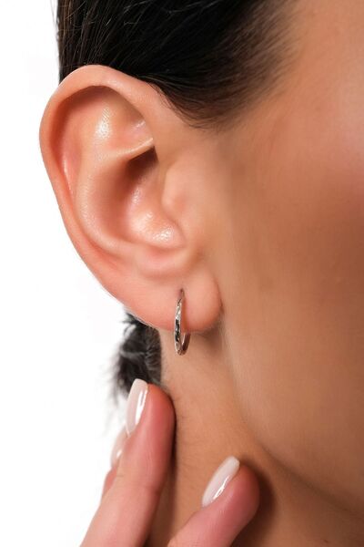 Side Gold Kuyumculuk 14 Ayar Beyaz Altın Kalemli Halka Küpe TEKLİ 1,3 cm