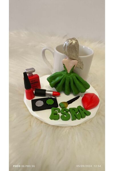 e&e süs dükkanı Yılbaşı temalı makyaj malzeme figürlü isme Özel tasarım kahve...