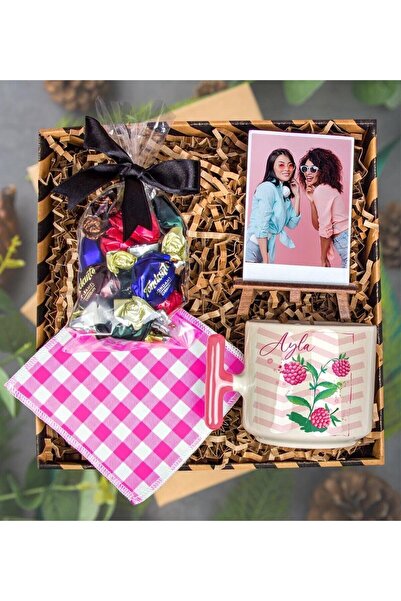 EJOYA Kişiye Özel Latte Kupa Ve Altlığı & Fotoğraflık & Çikolatalar Hediye Kutusu 111770