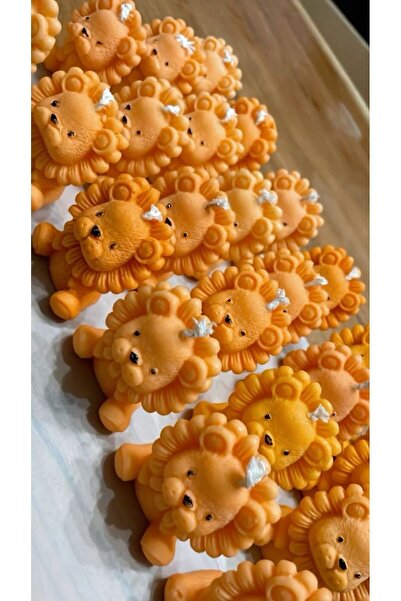 LARA küçük dükkan atolyesi Aslan Mum 15’lu Kokulu Hediyelik Kutulu Mum