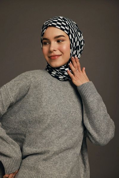 Modakaşmir Black and White Pie Patterned Medina Silk Shawl