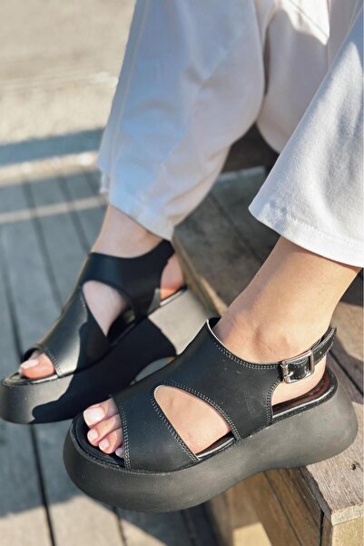 I Love Shoes Μαύρα ματ δερμάτινα παντελόνια - Γυναικεία σανδάλια με χοντρή σόλα