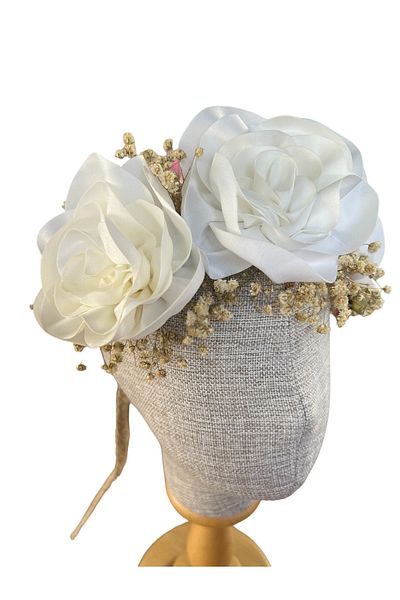 zühre balaban Straw hair accessory with white roses bridal hair accessory