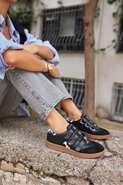 ANGELİNA JONES Dámské černé tenisky s gumovou podrážkou na suchý zip Isabel