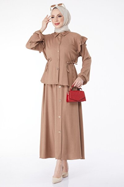 TOFİSA Béžová súprava dámskych košeľových golierov – detail volániku na ramen...