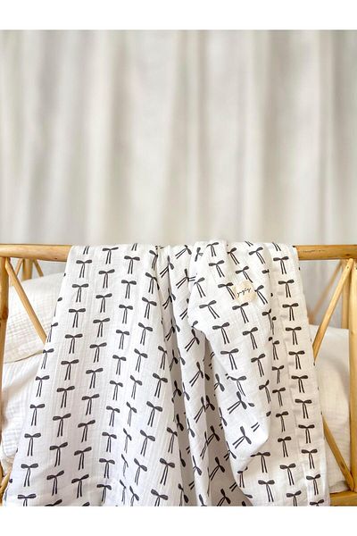 Zezig Black Bow Muslin Blanket