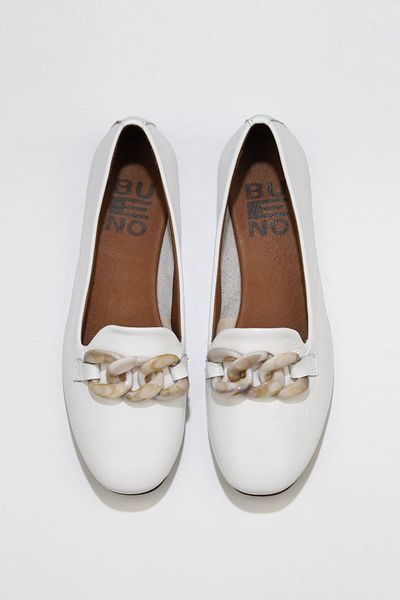 Bueno Shoes Balerini plati din piele albă de damă - 01wu3600
